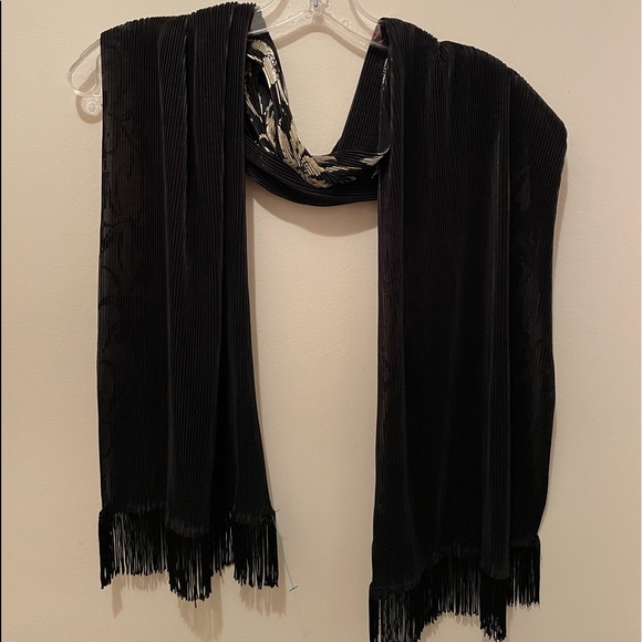 Silk Flower Ribbed Scarf (reservable) - Picture 2 of 2